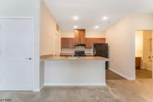 101 Altra Rd, Raritan Township, NJ 08822 - Photo 12