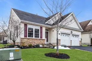 3 Bray Ct, Franklin Township, NJ 08873 - Photo 2