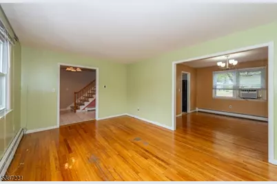 98 Browertown Rd, Little Falls Township, NJ 07424 - Photo 10