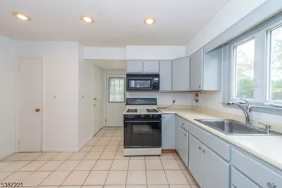 98 Browertown Rd, Little Falls Township, NJ 07424 - Photo 6