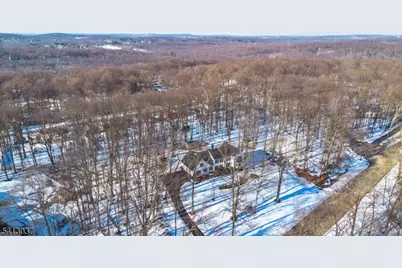 7 Chestnut St, Washington Township, NJ 07853 - Photo 4