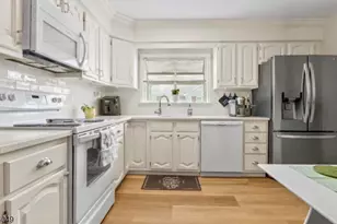 20C Dorchester Dr, Monroe Township, NJ 08831 - Photo 8