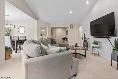 20C Dorchester Dr, Monroe Township, NJ 08831 - Photo 4