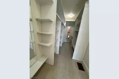 18 Ashley Ct, Hawthorne, NJ 07506 - Photo 4