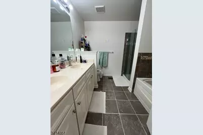 18 Ashley Ct, Hawthorne, NJ 07506 - Photo 32