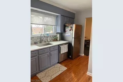 114 Wildflower Ln, Hillsborough Township, NJ 08844 - Photo 4