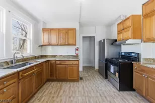 15 E Highland Ave, East Orange, NJ 07018 - Photo 12