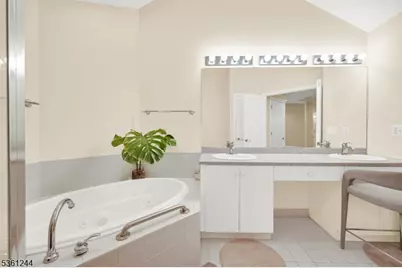 717 Regal Blvd, Livingston, NJ 07039 - Photo 42