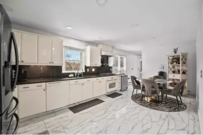 201 Newark Pompton Tpke, Wayne, NJ 07470 - Photo 8