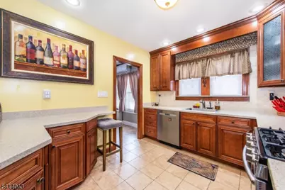 18 Johnson St, Clifton, NJ 07014 - Photo 10