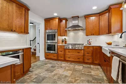 1 Briarcliff Rd, Morris Plains, NJ 07950 - Photo 12