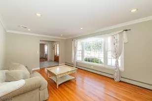 36 Flintlock Dr, Washington Township, NJ 07853 - Photo 6