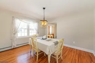 36 Flintlock Dr, Washington Township, NJ 07853 - Photo 8