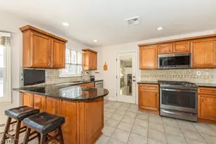 36 Flintlock Dr, Washington Township, NJ 07853 - Photo 12