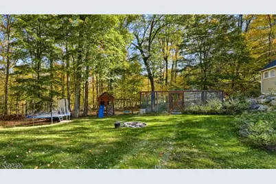 2 Briarcliff Ter, Kinnelon, NJ 07405 - Photo 10