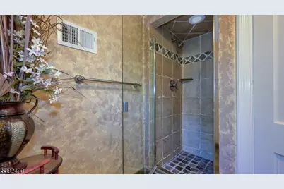 2 Briarcliff Ter, Kinnelon, NJ 07405 - Photo 28