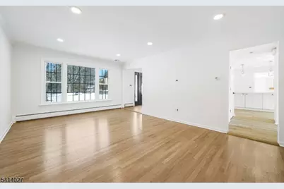 15 Glen Rd, Parsippany, NJ 07054 - Photo 12