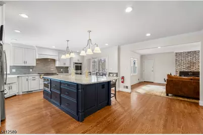 10 Bayberry Ln, Randolph Township, NJ 07869 - Photo 4