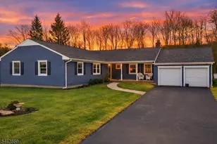 10 Bayberry Ln, Randolph Township, NJ 07869 - Photo 1