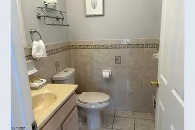 29 Madonna Pl #A, East Orange, NJ 07018 - Photo 14