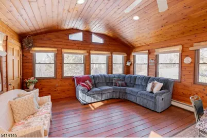 327 Mountain Lake Rd, Liberty Township, NJ 07838 - Photo 16