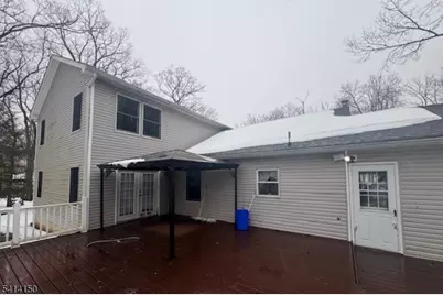 8 Lincoln Trl, Hopatcong, NJ 07843 - Photo 2