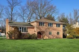 372 Willow Way, Clark Township, NJ 07066 - Photo 1