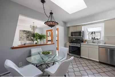 372 Willow Way, Clark Township, NJ 07066 - Photo 18