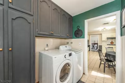 19 McNeile Dr, Parsippany, NJ 07054 - Photo 10