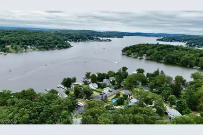 221 S Maryland Ave, Jefferson Township, NJ 07849 - Photo 16