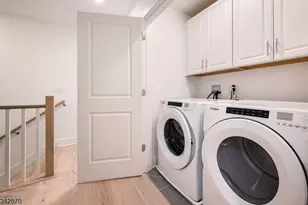 8 Wadsworth Dr, Denville, NJ 07834 - Photo 12