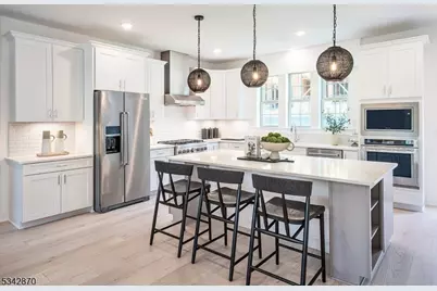 8 Wadsworth Dr #3, Denville, NJ 07834 - Photo 1