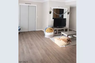 391 Mohegan Ci, Andover Township, NJ 07848 - Photo 8