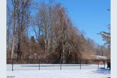 391 Mohegan Ci, Andover Township, NJ 07848 - Photo 14