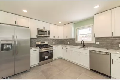 10 Cardinal Ln, Lincoln Park, NJ 07035 - Photo 2