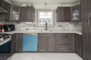 287 Atlantic Dr, Parsippany, NJ 07054 - Photo 8