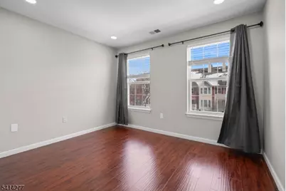 31 Dogwood St, Jersey City, NJ 07305 - Photo 14