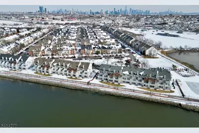 31 Dogwood St, Jersey City, NJ 07305 - Photo 16