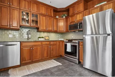 11 Valley Pl, Montclair, NJ 07043 - Photo 20