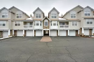 58 Pasture Ct, Roxbury Township, NJ 07852 - Photo 2