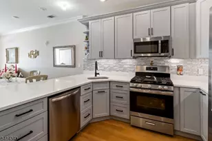 302 Fischer Ct, Rockaway Township, NJ 07866 - Photo 2