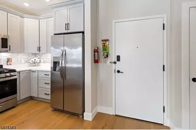 302 Fischer Ct #302, Rockaway Township, NJ 07866 - Photo 4