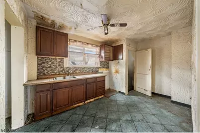 9-11 Stratford Pl, Irvington, NJ 07111 - Photo 16