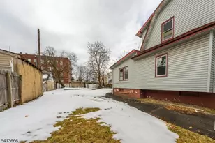 9-11 Stratford Pl, Irvington, NJ 07111 - Photo 4