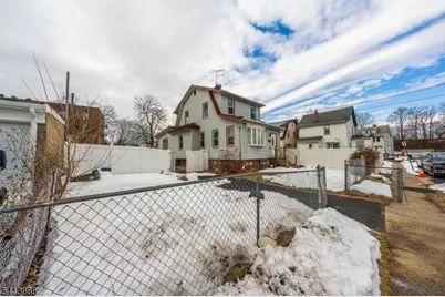 9-11 Stratford Pl, Irvington, NJ 07111 - Photo 2