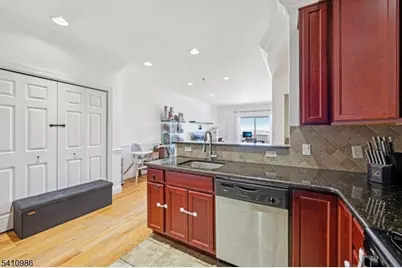 15-19 Tichenor Ln #407, Newark, NJ 07114 - Photo 12