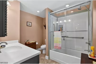 40 Cedar St, Bloomingdale, NJ 07403 - Photo 6