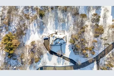 4 Downing Ct, Chester, NJ 07930 - Photo 10