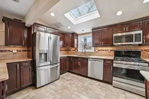 37 Lee Rd, Livingston, NJ 07039 - Photo 10