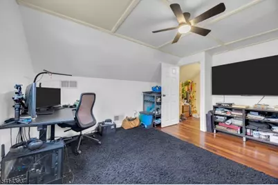 321 Sherwood Rd, Union Township, NJ 07083 - Photo 18